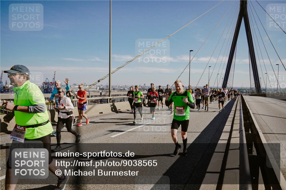 03.10.2025 - Köhlbrandbrückenlauf Michael Burmester http://msf.ph/oto/9038565 03.10.2025 12:31:17 Position 1 6209 meine-sportfotos.de