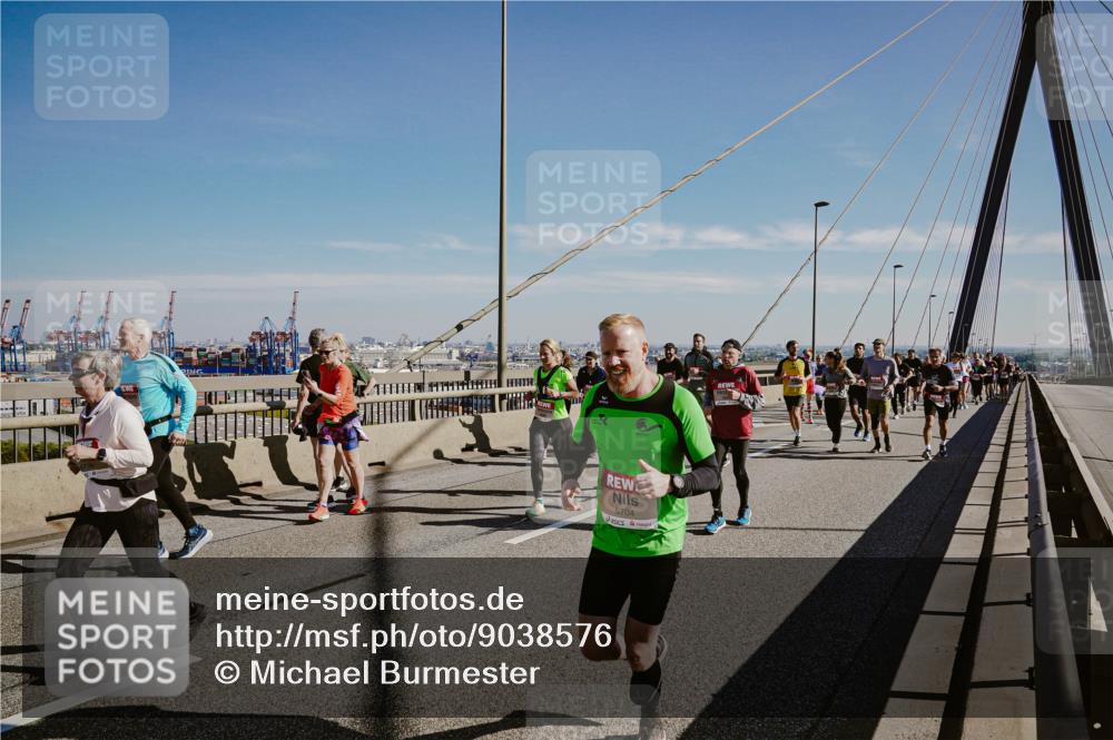 03.10.2025 - Köhlbrandbrückenlauf Michael Burmester http://msf.ph/oto/9038576 03.10.2025 12:31:18 Position 1 5704 meine-sportfotos.de