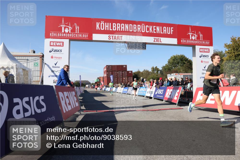 03.10.2025 - Köhlbrandbrückenlauf Lena Gebhardt http://msf.ph/oto/9038593 03.10.2025 12:54:00 Ziel 4030, 4088, 5710, 5947, 6002, 6200, 6817 meine-sportfotos.de