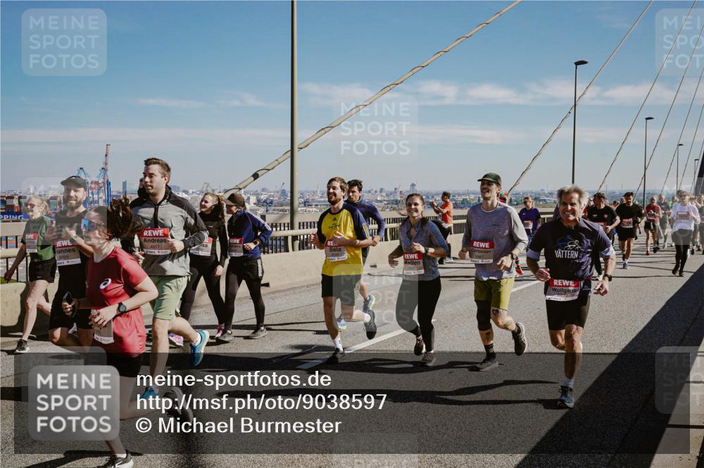03.10.2025 - Köhlbrandbrückenlauf Michael Burmester http://msf.ph/oto/9038597 03.10.2025 12:31:21 Position 1 5099, 4917 meine-sportfotos.de