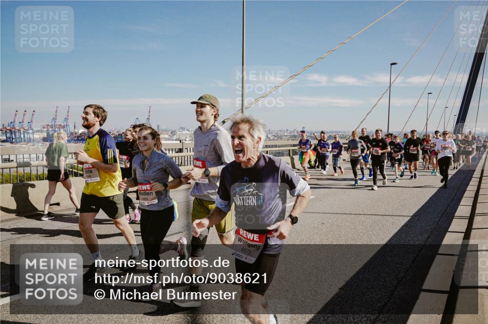 03.10.2025 - Köhlbrandbrückenlauf Michael Burmester http://msf.ph/oto/9038621 03.10.2025 12:31:22 Position 1 548, 5868, 6573 meine-sportfotos.de