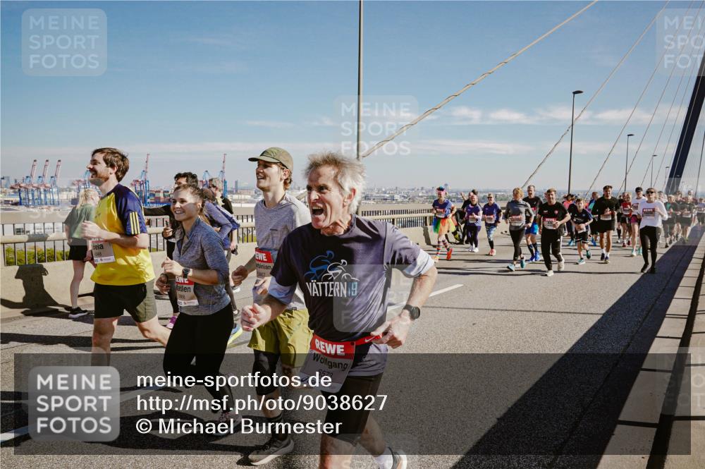 03.10.2025 - Köhlbrandbrückenlauf Michael Burmester http://msf.ph/oto/9038627 03.10.2025 12:31:22 Position 1 548, 5868, 6573 meine-sportfotos.de