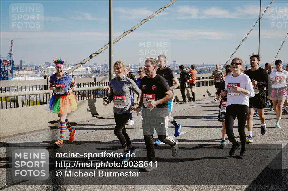 03.10.2025 - Köhlbrandbrückenlauf Michael Burmester http://msf.ph/oto/9038641 03.10.2025 12:31:24 Position 1 4603, 4603, 22, 5774 meine-sportfotos.de