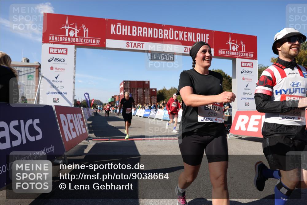 03.10.2025 - Köhlbrandbrückenlauf Lena Gebhardt http://msf.ph/oto/9038664 03.10.2025 13:16:08 Ziel 4311, 4423, 4495, 4548, 4644, 4696, 4805, 5022, 5023, 5068, 5217, 5336, 5684, 5867, 5868, 6270, 6271, 6712 meine-sportfotos.de