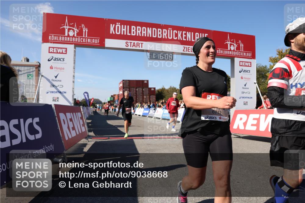 03.10.2025 - Köhlbrandbrückenlauf Lena Gebhardt http://msf.ph/oto/9038668 03.10.2025 13:16:08 Ziel 4311, 4423, 4495, 4548, 4644, 4696, 4805, 5022, 5023, 5068, 5217, 5336, 5684, 5867, 5868, 6270, 6271, 6712 meine-sportfotos.de