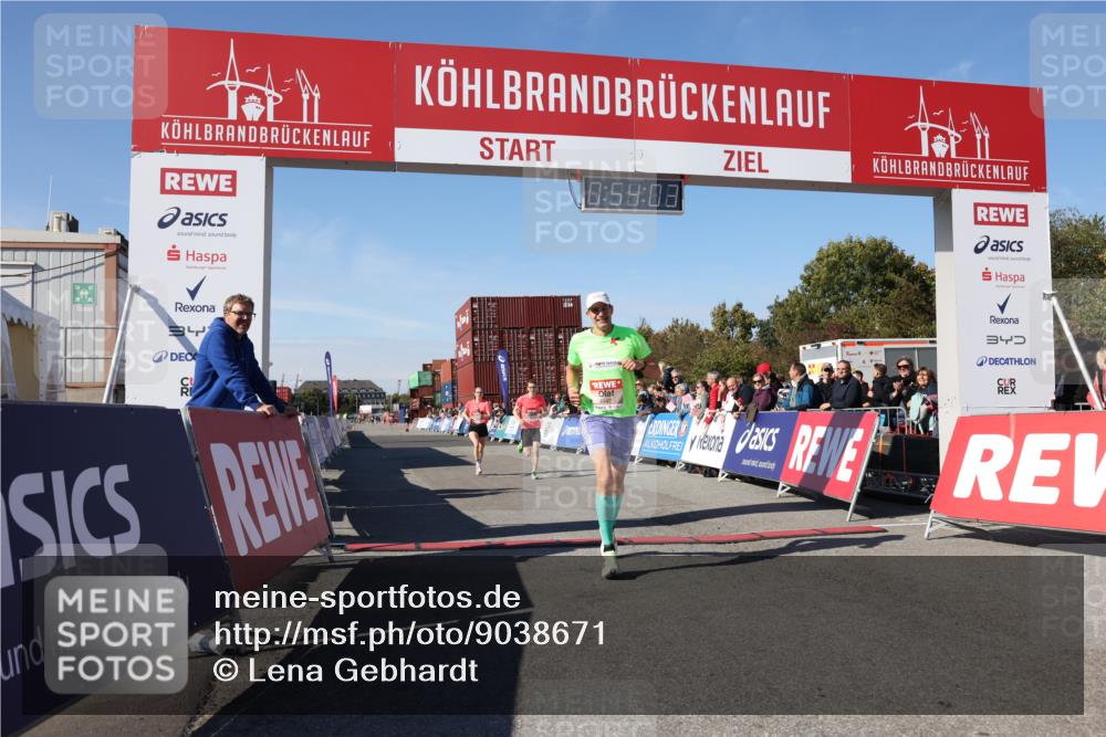 03.10.2025 - Köhlbrandbrückenlauf Lena Gebhardt http://msf.ph/oto/9038671 03.10.2025 12:54:03 Ziel 4030, 5710, 5947, 6002, 6200, 6817 meine-sportfotos.de