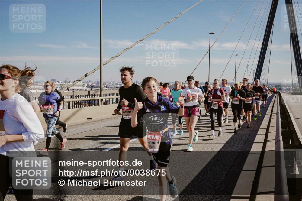 03.10.2025 - Köhlbrandbrückenlauf Michael Burmester http://msf.ph/oto/9038675 03.10.2025 12:31:26 Position 1 5033, 5886 meine-sportfotos.de