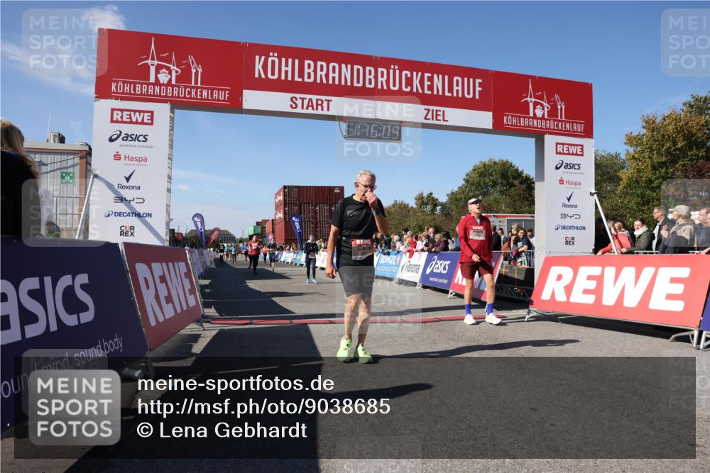03.10.2025 - Köhlbrandbrückenlauf Lena Gebhardt http://msf.ph/oto/9038685 03.10.2025 13:16:10 Ziel 4311, 4423, 4495, 4644, 4696, 5068, 5217, 5336, 5684, 5806, 6270, 6712 meine-sportfotos.de