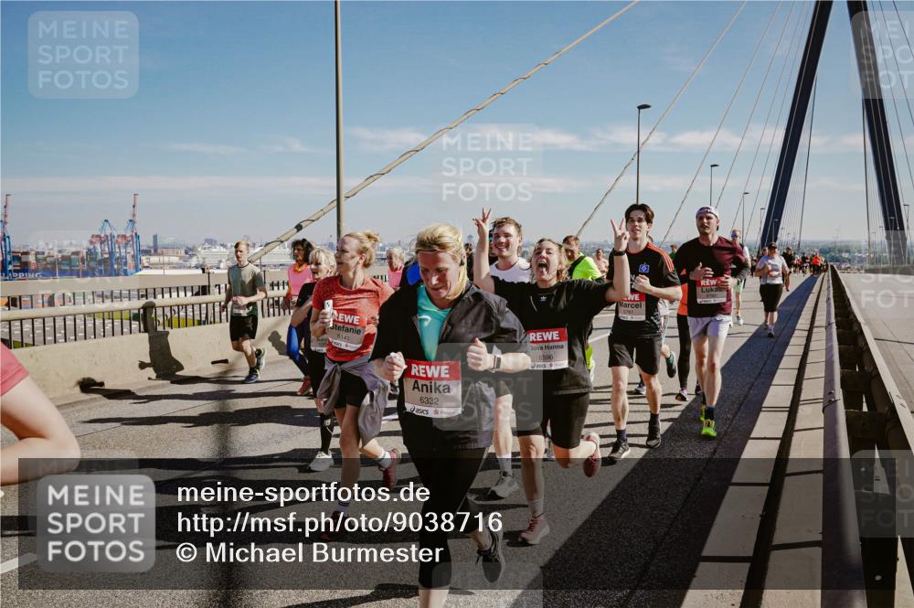 03.10.2025 - Köhlbrandbrückenlauf Michael Burmester http://msf.ph/oto/9038716 03.10.2025 12:31:28 Position 1 5141, 6332, 6596, 5761 meine-sportfotos.de