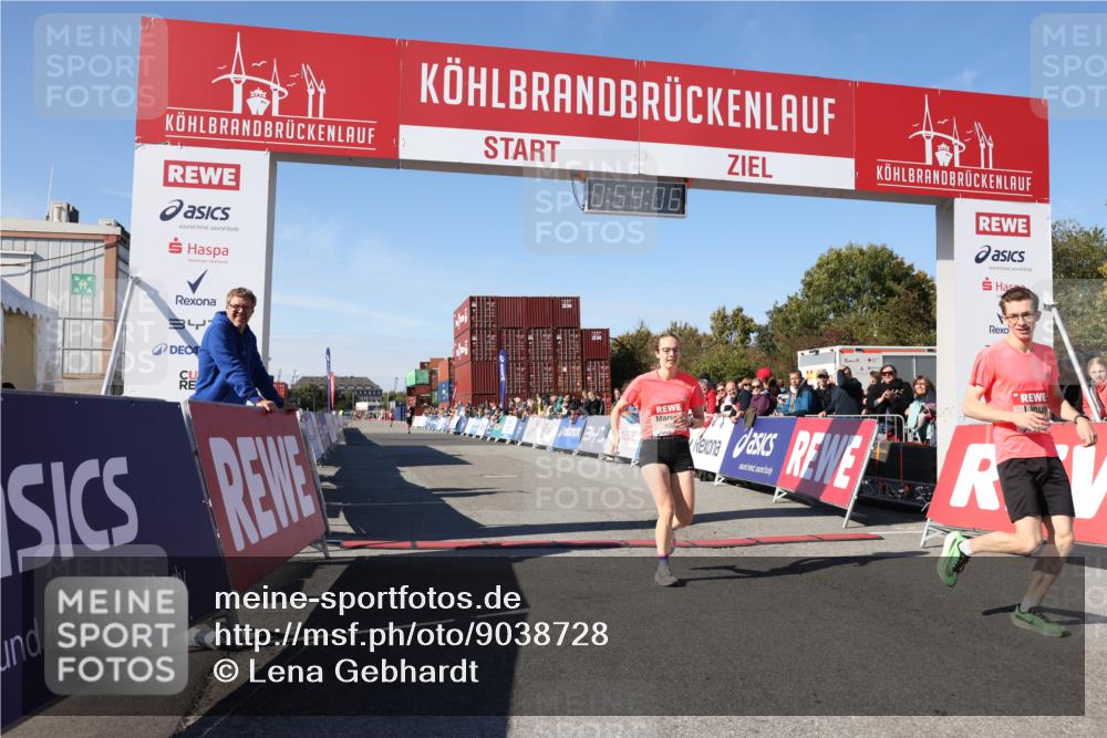 03.10.2025 - Köhlbrandbrückenlauf Lena Gebhardt http://msf.ph/oto/9038728 03.10.2025 12:54:06 Ziel 4030, 5710, 5947, 6002, 6200, 6817 meine-sportfotos.de