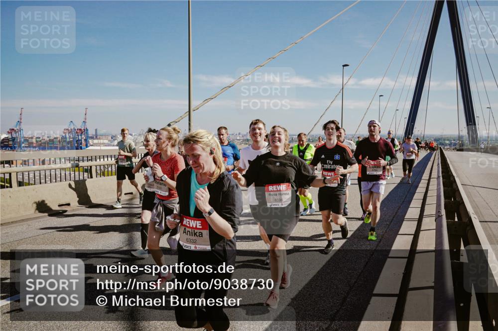 03.10.2025 - Köhlbrandbrückenlauf Michael Burmester http://msf.ph/oto/9038730 03.10.2025 12:31:29 Position 1 5141, 6332, 6596 meine-sportfotos.de