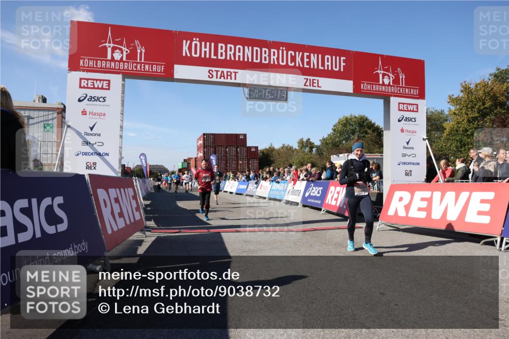 03.10.2025 - Köhlbrandbrückenlauf Lena Gebhardt http://msf.ph/oto/9038732 03.10.2025 13:16:13 Ziel 4311, 4423, 4563, 4644, 4696, 4928, 5068, 5336, 5684, 5806, 6712 meine-sportfotos.de