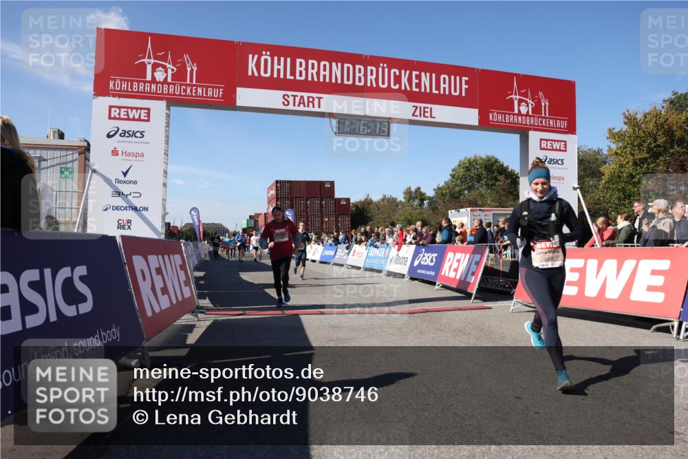 03.10.2025 - Köhlbrandbrückenlauf Lena Gebhardt http://msf.ph/oto/9038746 03.10.2025 13:16:14 Ziel 4311, 4347, 4423, 4563, 4644, 4696, 4928, 5032, 5068, 5336, 5684, 5806, 5836, 6712 meine-sportfotos.de