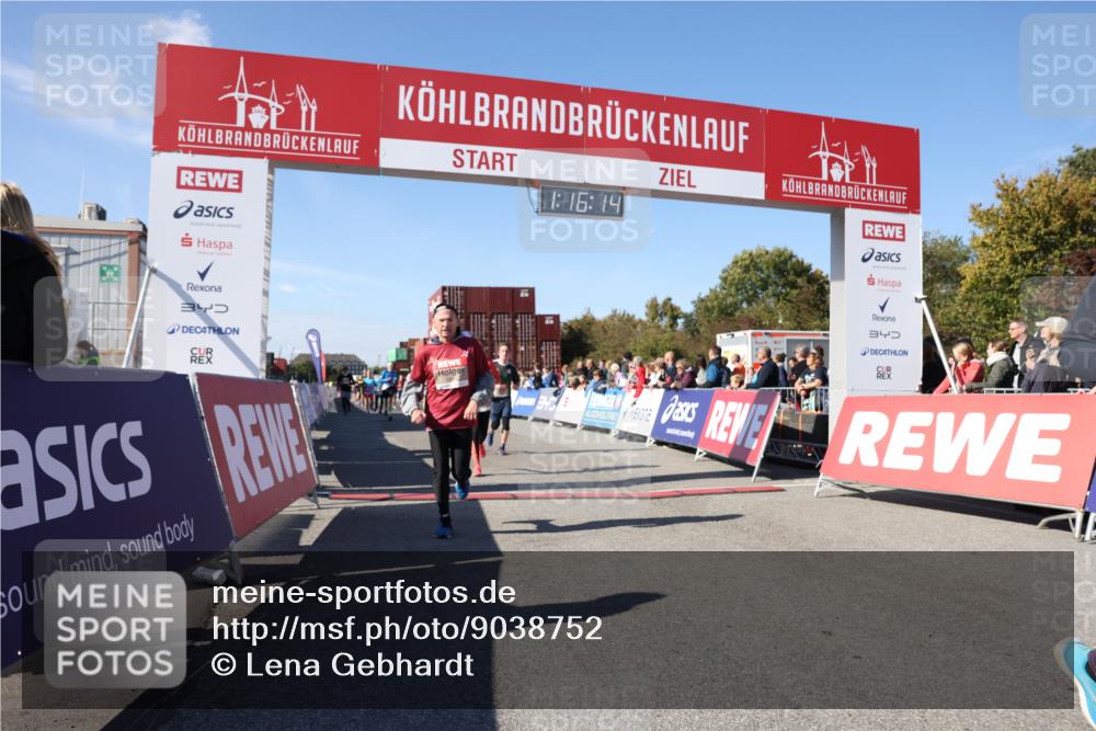 03.10.2025 - Köhlbrandbrückenlauf Lena Gebhardt http://msf.ph/oto/9038752 03.10.2025 13:16:14 Ziel 4311, 4347, 4423, 4563, 4644, 4696, 4928, 5032, 5068, 5336, 5684, 5806, 5836, 6712 meine-sportfotos.de
