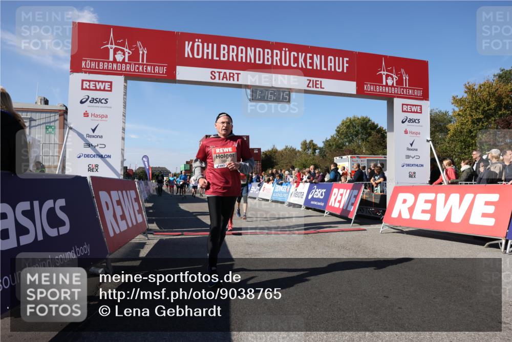 03.10.2025 - Köhlbrandbrückenlauf Lena Gebhardt http://msf.ph/oto/9038765 03.10.2025 13:16:15 Ziel 4311, 4317, 4347, 4563, 4644, 4696, 4928, 5032, 5068, 5336, 5684, 5806, 5836, 6712, 6771 meine-sportfotos.de