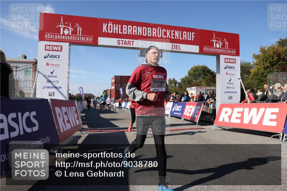 03.10.2025 - Köhlbrandbrückenlauf Lena Gebhardt http://msf.ph/oto/9038780 03.10.2025 13:16:15 Ziel 4311, 4317, 4347, 4563, 4644, 4696, 4928, 5032, 5068, 5336, 5684, 5806, 5836, 6712, 6771 meine-sportfotos.de