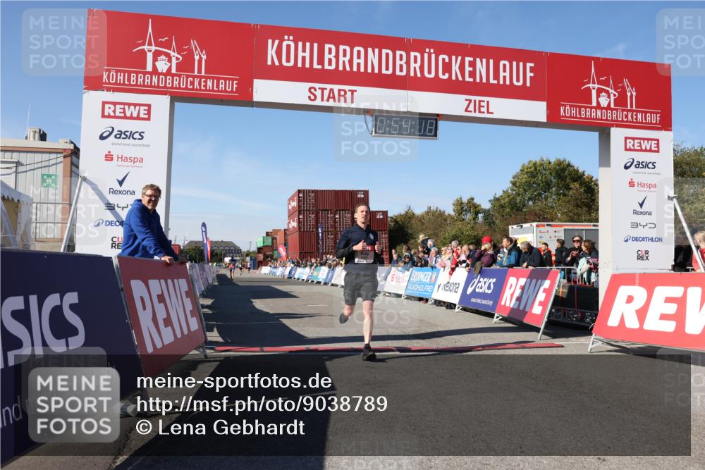 03.10.2025 - Köhlbrandbrückenlauf Lena Gebhardt http://msf.ph/oto/9038789 03.10.2025 12:54:19 Ziel 4598 meine-sportfotos.de