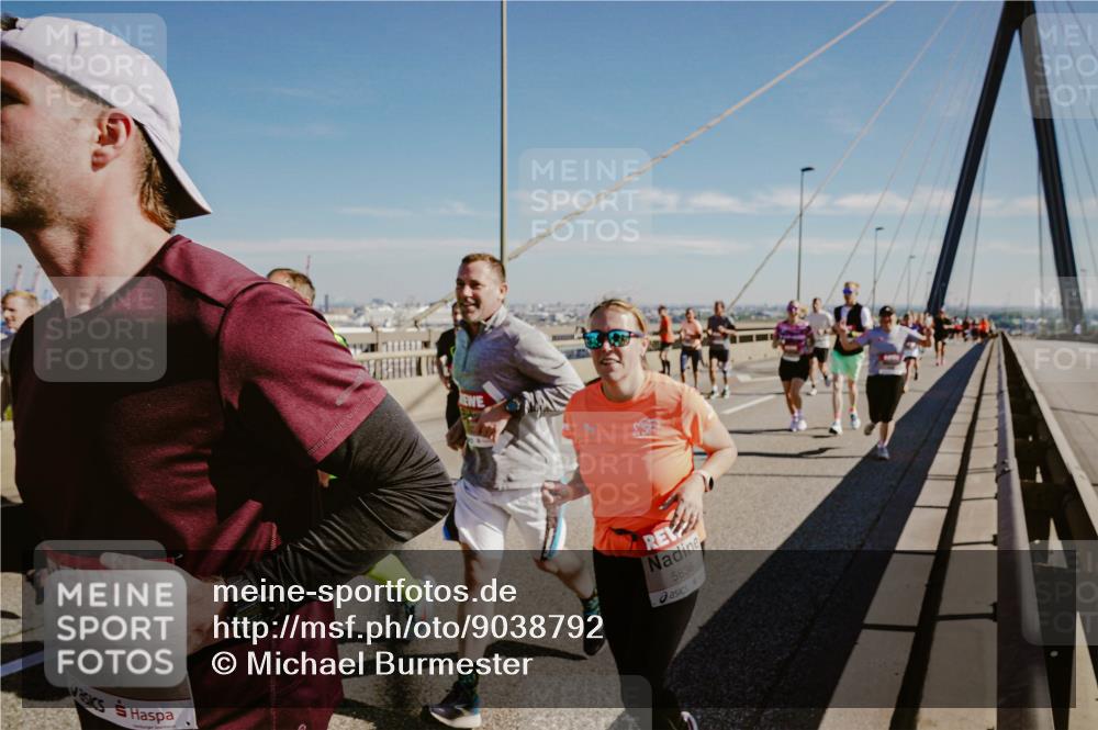 03.10.2025 - Köhlbrandbrückenlauf Michael Burmester http://msf.ph/oto/9038792 03.10.2025 12:31:31 Position 1 5760, 5836 meine-sportfotos.de