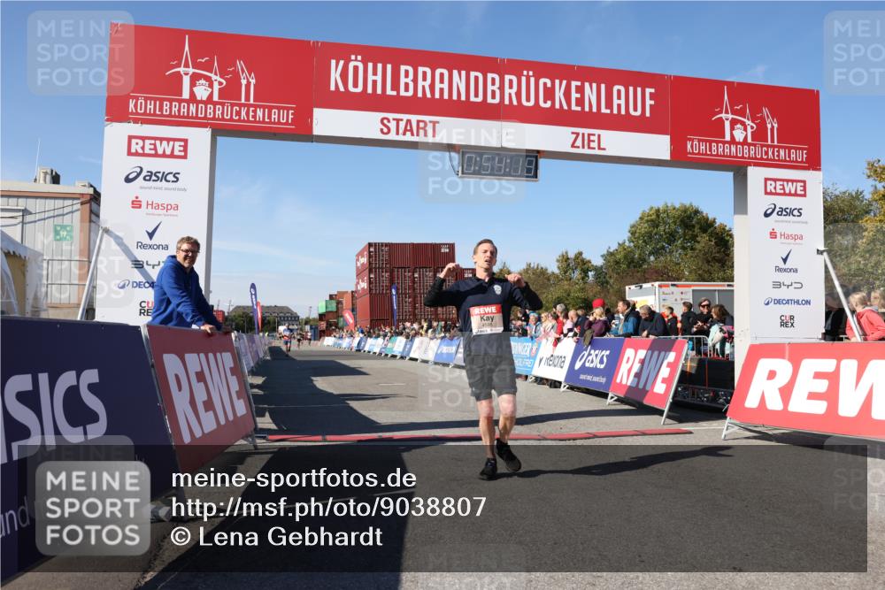 03.10.2025 - Köhlbrandbrückenlauf Lena Gebhardt http://msf.ph/oto/9038807 03.10.2025 12:54:19 Ziel 4598 meine-sportfotos.de