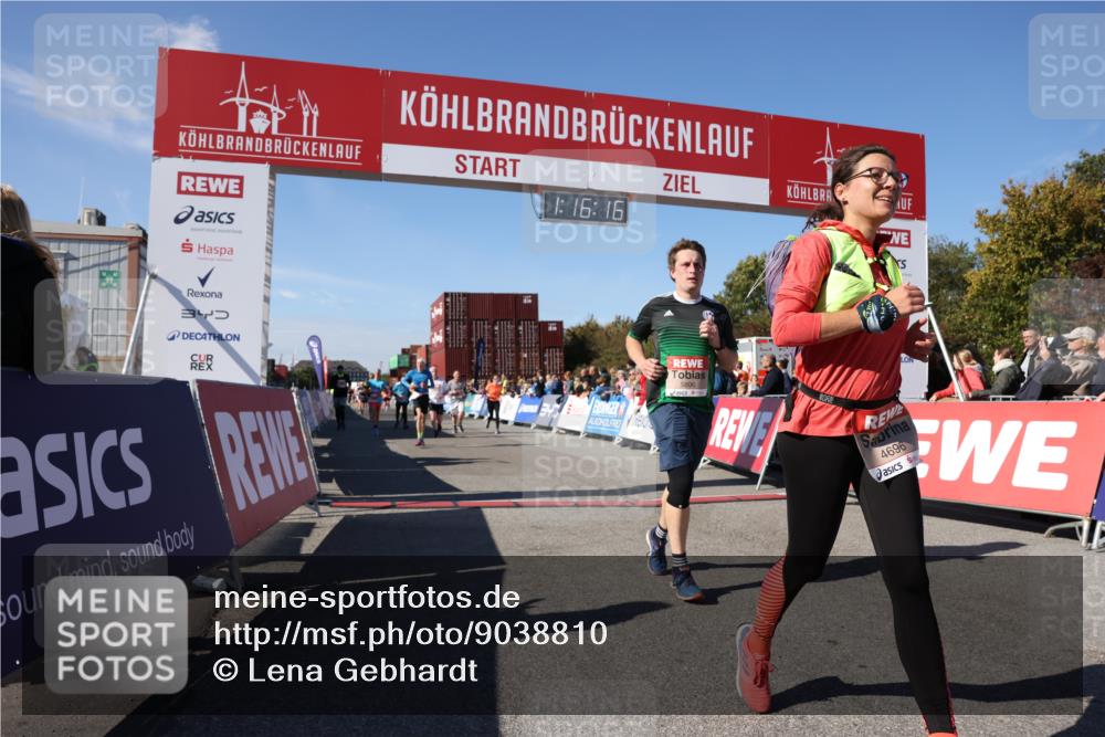 03.10.2025 - Köhlbrandbrückenlauf Lena Gebhardt http://msf.ph/oto/9038810 03.10.2025 13:16:17 Ziel 4144, 4311, 4317, 4347, 4414, 4563, 4696, 4928, 4952, 5032, 5068, 5336, 5684, 5806, 5836, 6761, 6771 meine-sportfotos.de