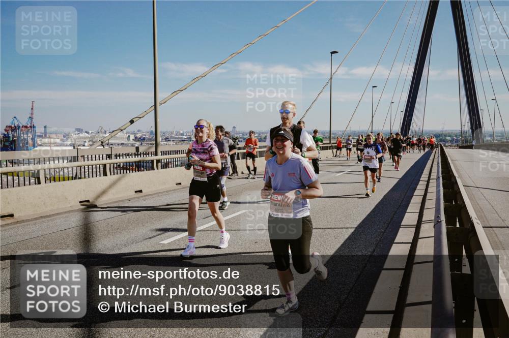 03.10.2025 - Köhlbrandbrückenlauf Michael Burmester http://msf.ph/oto/9038815 03.10.2025 12:31:33 Position 1 6300 meine-sportfotos.de