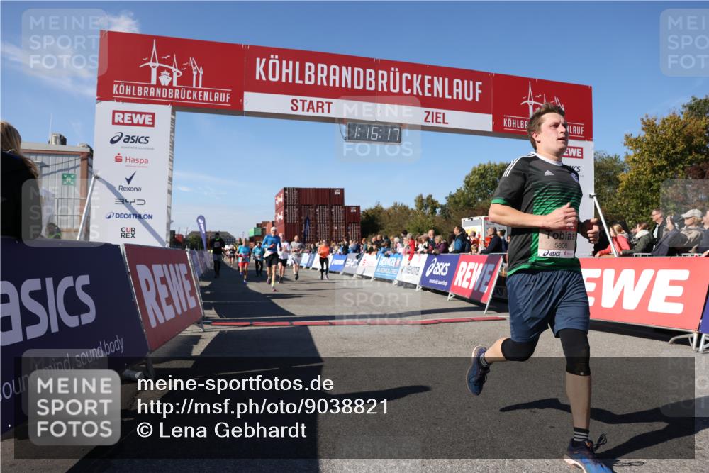 03.10.2025 - Köhlbrandbrückenlauf Lena Gebhardt http://msf.ph/oto/9038821 03.10.2025 13:16:17 Ziel 4144, 4311, 4317, 4347, 4414, 4563, 4696, 4928, 4952, 5032, 5068, 5336, 5684, 5806, 5836, 6761, 6771 meine-sportfotos.de