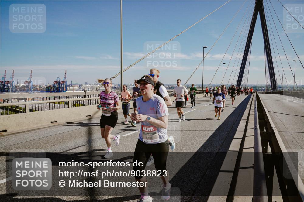 03.10.2025 - Köhlbrandbrückenlauf Michael Burmester http://msf.ph/oto/9038823 03.10.2025 12:31:33 Position 1 6300 meine-sportfotos.de