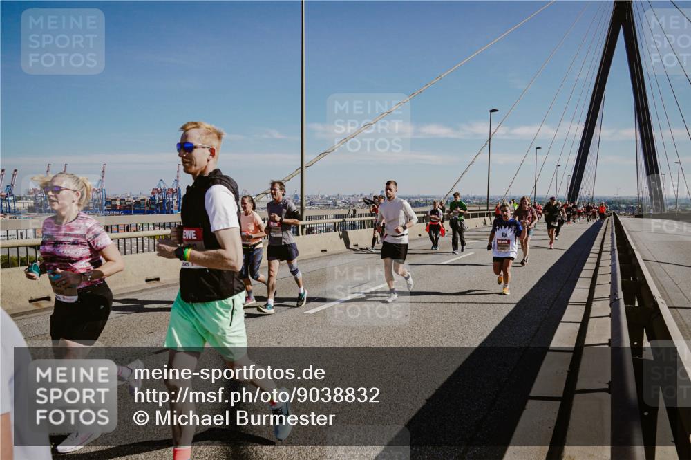 03.10.2025 - Köhlbrandbrückenlauf Michael Burmester http://msf.ph/oto/9038832 03.10.2025 12:31:34 Position 1  meine-sportfotos.de