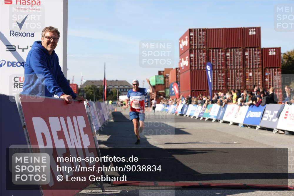 03.10.2025 - Köhlbrandbrückenlauf Lena Gebhardt http://msf.ph/oto/9038834 03.10.2025 12:54:25 Ziel 4023, 4598 meine-sportfotos.de