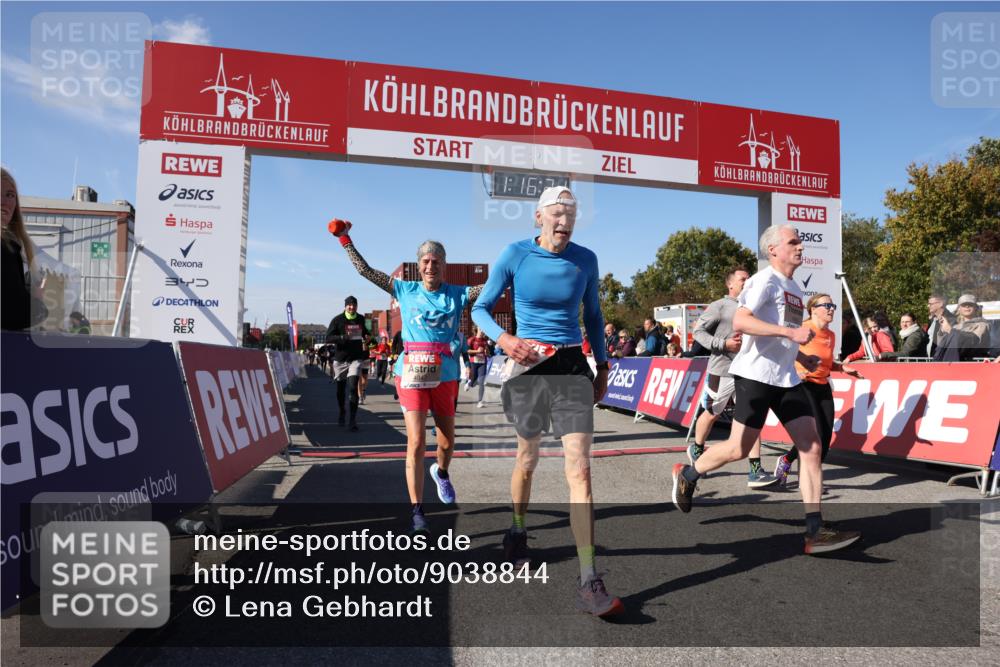 03.10.2025 - Köhlbrandbrückenlauf Lena Gebhardt http://msf.ph/oto/9038844 03.10.2025 13:16:22 Ziel 4144, 4146, 4317, 4347, 4414, 4563, 4586, 4696, 4928, 4952, 5032, 5498, 5684, 5806, 5836, 5983, 6761, 6771 meine-sportfotos.de