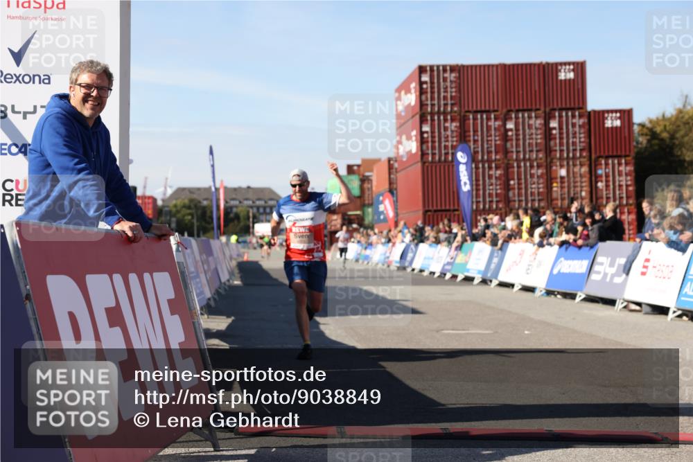 03.10.2025 - Köhlbrandbrückenlauf Lena Gebhardt http://msf.ph/oto/9038849 03.10.2025 12:54:25 Ziel 4023, 4598 meine-sportfotos.de