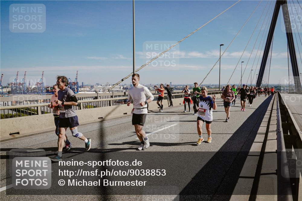 03.10.2025 - Köhlbrandbrückenlauf Michael Burmester http://msf.ph/oto/9038853 03.10.2025 12:31:35 Position 1 141441417 meine-sportfotos.de
