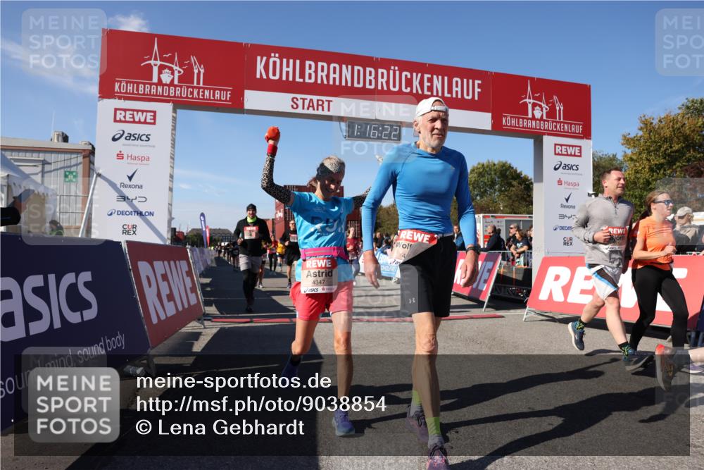 03.10.2025 - Köhlbrandbrückenlauf Lena Gebhardt http://msf.ph/oto/9038854 03.10.2025 13:16:22 Ziel 4144, 4146, 4317, 4347, 4414, 4563, 4586, 4696, 4928, 4952, 5032, 5498, 5684, 5806, 5836, 5983, 6761, 6771 meine-sportfotos.de