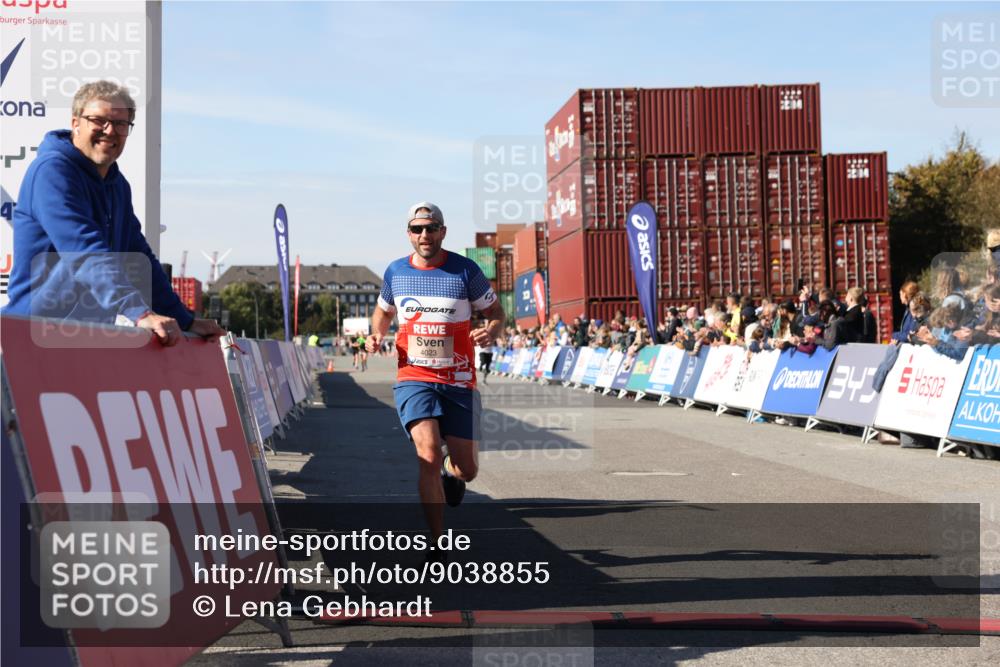 03.10.2025 - Köhlbrandbrückenlauf Lena Gebhardt http://msf.ph/oto/9038855 03.10.2025 12:54:26 Ziel 4023, 4060, 4598 meine-sportfotos.de
