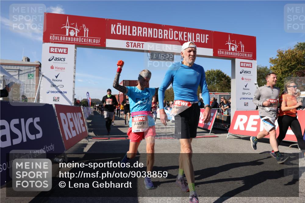 03.10.2025 - Köhlbrandbrückenlauf Lena Gebhardt http://msf.ph/oto/9038859 03.10.2025 13:16:22 Ziel 4144, 4146, 4317, 4347, 4414, 4563, 4586, 4696, 4928, 4952, 5032, 5498, 5684, 5806, 5836, 5983, 6761, 6771 meine-sportfotos.de