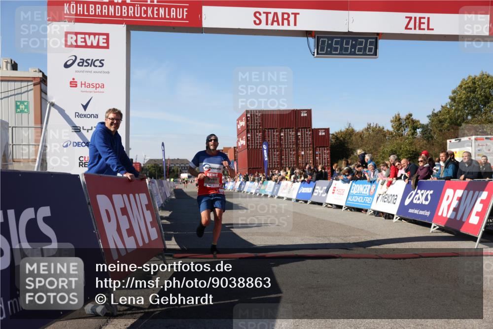 03.10.2025 - Köhlbrandbrückenlauf Lena Gebhardt http://msf.ph/oto/9038863 03.10.2025 12:54:26 Ziel 4023, 4060, 4598 meine-sportfotos.de