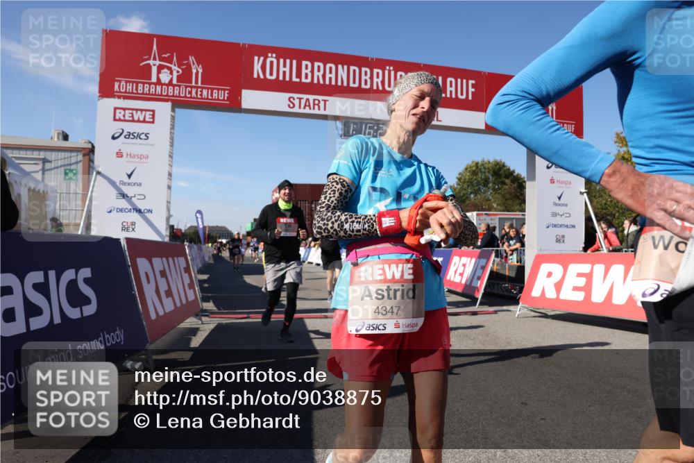 03.10.2025 - Köhlbrandbrückenlauf Lena Gebhardt http://msf.ph/oto/9038875 03.10.2025 13:16:23 Ziel 4144, 4146, 4317, 4347, 4414, 4563, 4586, 4696, 4928, 4952, 5032, 5498, 5684, 5806, 5815, 5836, 5983, 6761, 6771 meine-sportfotos.de