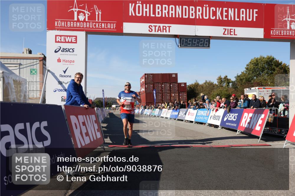 03.10.2025 - Köhlbrandbrückenlauf Lena Gebhardt http://msf.ph/oto/9038876 03.10.2025 12:54:26 Ziel 4023, 4060, 4598 meine-sportfotos.de