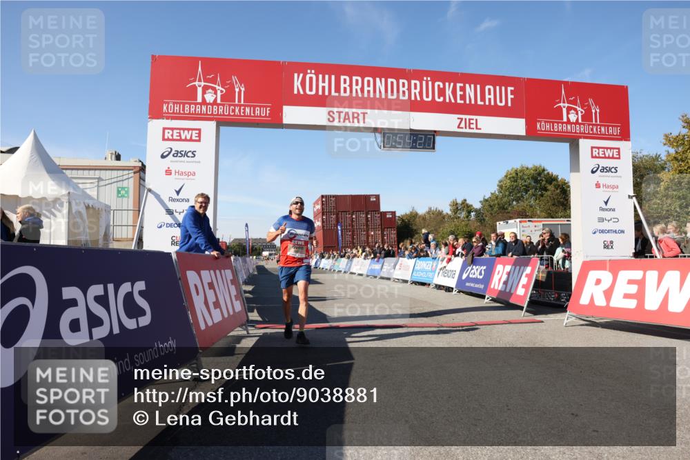 03.10.2025 - Köhlbrandbrückenlauf Lena Gebhardt http://msf.ph/oto/9038881 03.10.2025 12:54:27 Ziel 4023, 4060, 4598 meine-sportfotos.de
