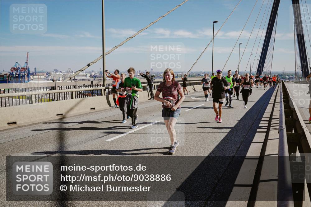 03.10.2025 - Köhlbrandbrückenlauf Michael Burmester http://msf.ph/oto/9038886 03.10.2025 12:31:37 Position 1  meine-sportfotos.de
