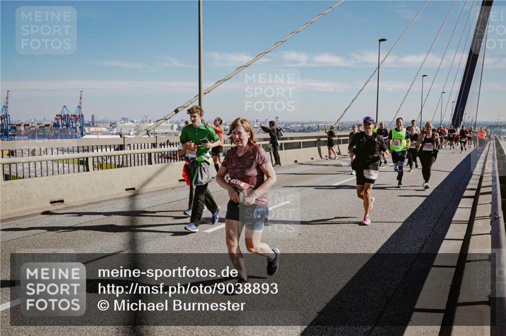 03.10.2025 - Köhlbrandbrückenlauf Michael Burmester http://msf.ph/oto/9038893 03.10.2025 12:31:37 Position 1  meine-sportfotos.de