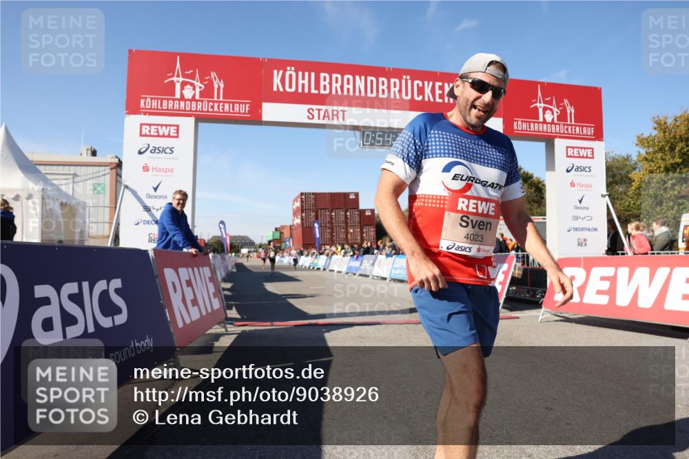 03.10.2025 - Köhlbrandbrückenlauf Lena Gebhardt http://msf.ph/oto/9038926 03.10.2025 12:54:29 Ziel 4023, 4060, 4106 meine-sportfotos.de