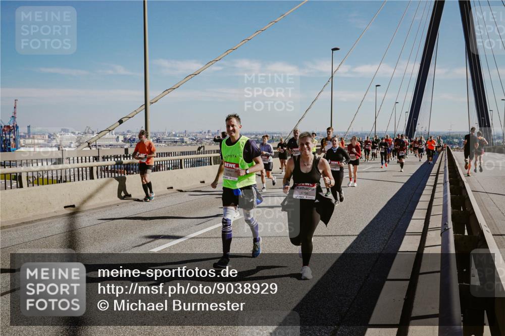 03.10.2025 - Köhlbrandbrückenlauf Michael Burmester http://msf.ph/oto/9038929 03.10.2025 12:31:40 Position 1 4706, 6776 meine-sportfotos.de