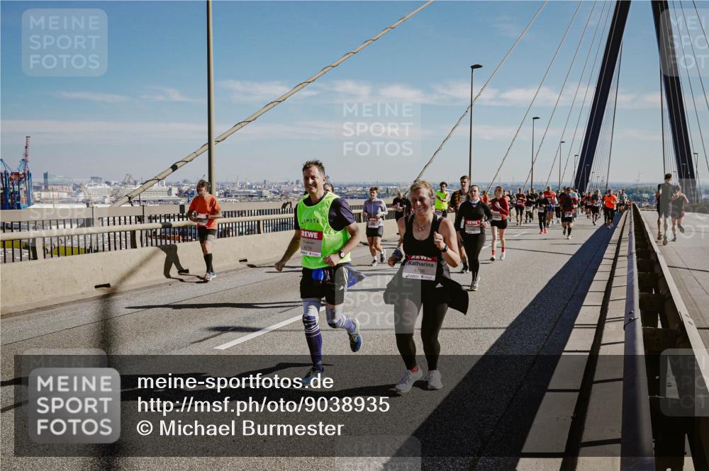 03.10.2025 - Köhlbrandbrückenlauf Michael Burmester http://msf.ph/oto/9038935 03.10.2025 12:31:40 Position 1 6776, 4706 meine-sportfotos.de