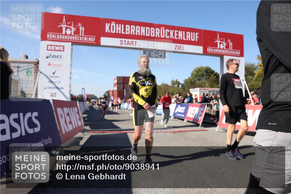 03.10.2025 - Köhlbrandbrückenlauf Lena Gebhardt http://msf.ph/oto/9038941 03.10.2025 13:16:26 Ziel 4144, 4146, 4314, 4317, 4347, 4408, 4414, 4563, 4586, 4928, 4952, 5032, 5498, 5570, 5694, 5815, 5836, 5983, 6353, 6377, 6761, 6771, 6812 meine-sportfotos.de