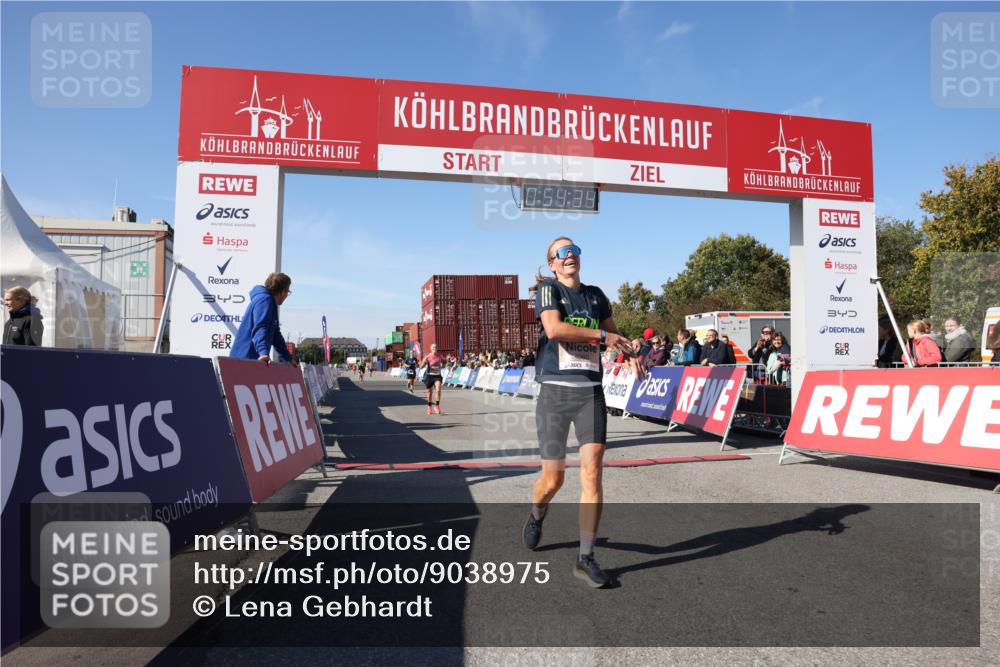 03.10.2025 - Köhlbrandbrückenlauf Lena Gebhardt http://msf.ph/oto/9038975 03.10.2025 12:54:35 Ziel 4023, 4060, 4106, 4209, 6683 meine-sportfotos.de
