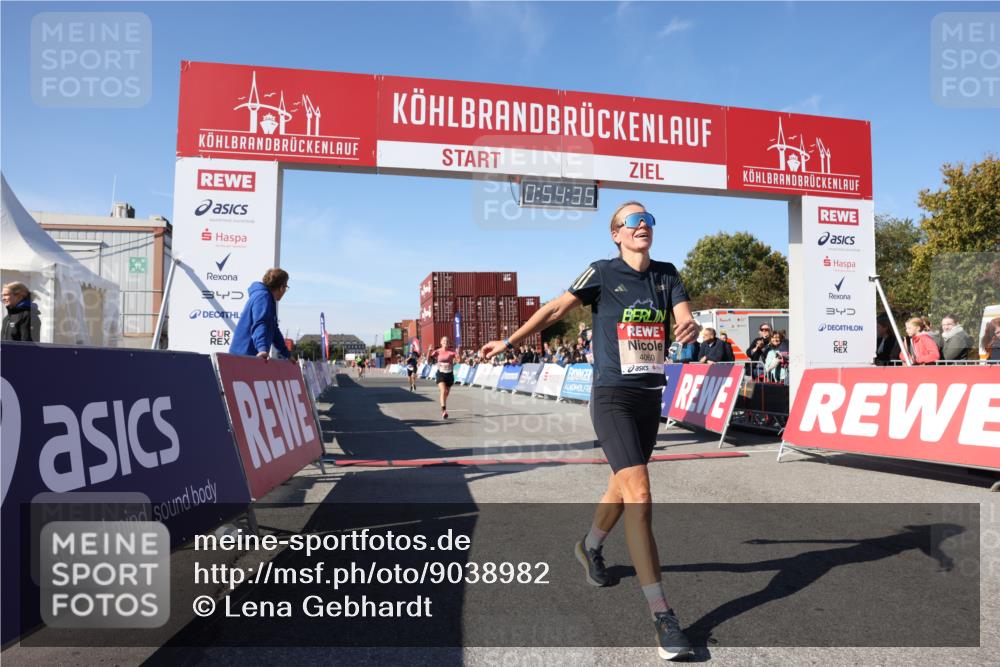 03.10.2025 - Köhlbrandbrückenlauf Lena Gebhardt http://msf.ph/oto/9038982 03.10.2025 12:54:35 Ziel 4023, 4060, 4106, 4209, 6683 meine-sportfotos.de