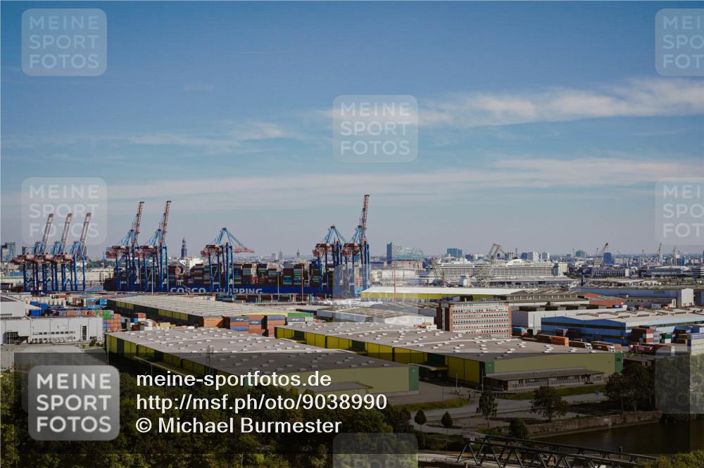 03.10.2025 - Köhlbrandbrückenlauf Michael Burmester http://msf.ph/oto/9038990 03.10.2025 12:12:51 Position 1  meine-sportfotos.de