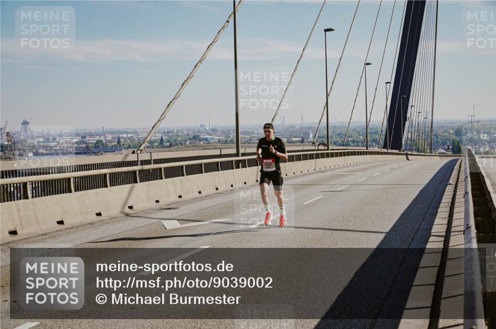 03.10.2025 - Köhlbrandbrückenlauf Michael Burmester http://msf.ph/oto/9039002 03.10.2025 12:15:36 Position 1  meine-sportfotos.de