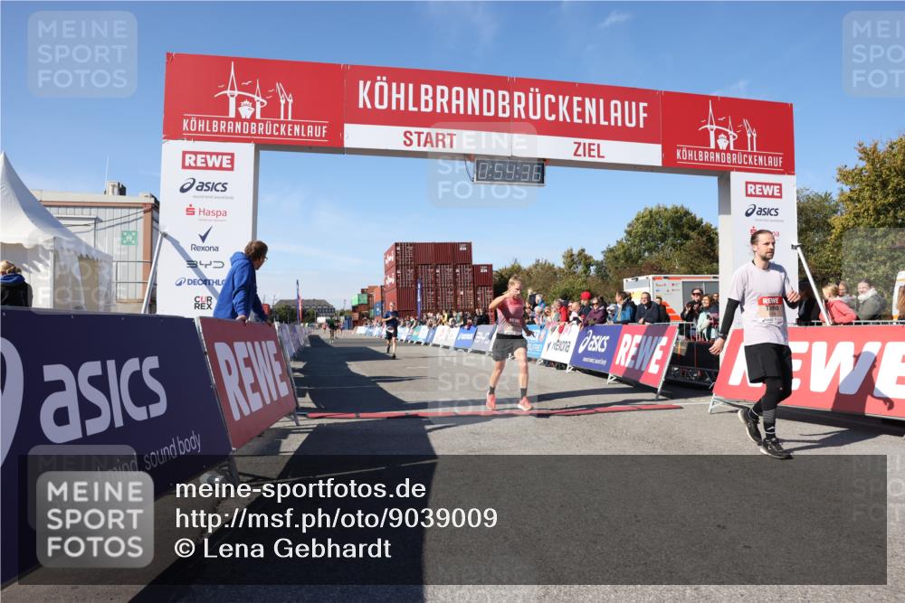 03.10.2025 - Köhlbrandbrückenlauf Lena Gebhardt http://msf.ph/oto/9039009 03.10.2025 12:54:37 Ziel 4060, 4106, 4209, 6683 meine-sportfotos.de